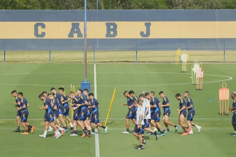 "Lo ven muy bien": el suplente que sorprende a Ibarra y gana terreno en el Boca 2023
