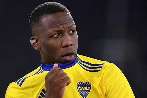 Por qué no juega Luis Advíncula en Boca vs. Nacional Potosí por la Copa Sudamericana 2024