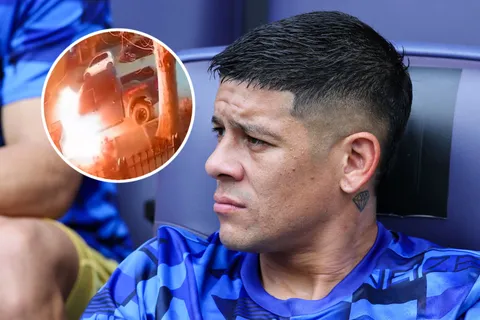 Un encapuchado incendió una camioneta de Marcos Rojo tasada en 100 millones: el video