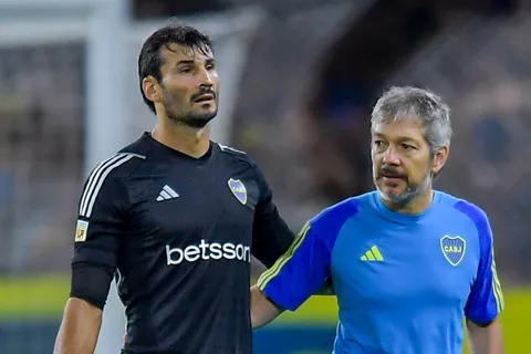 Revuelo por la renovación de Javier García: los motivos de Boca para extender su contrato