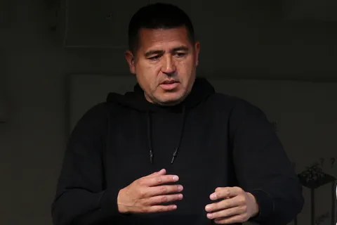 Juan Román Riquelme, alerta: Boca puede salir a buscar un refuerzo de urgencia antes del Mundial de Clubes