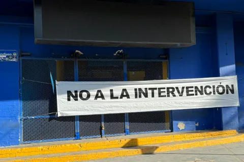 Elecciones en Boca 2023: un grupo de socios colgó 2 nuevos pasacalles en La Bombonera