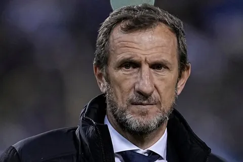 Arruabarrena tiene una duda: los 4 jugadores que pelean para acompañar a Merentiel ante Sarmiento