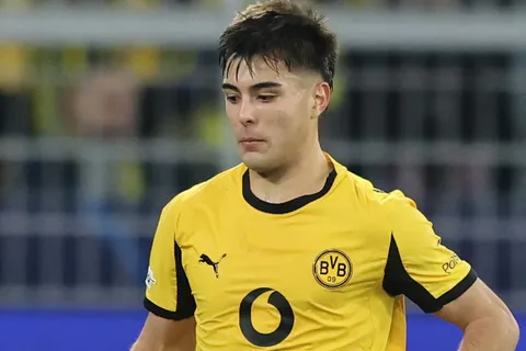 El mal momento de Anselmino en Europa que ya preocupa a los clubes interesados: "Me duele"