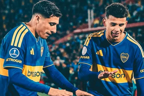 Por qué Flores y Merentiel festejaron "a lo Tevez" el gol del joven crack