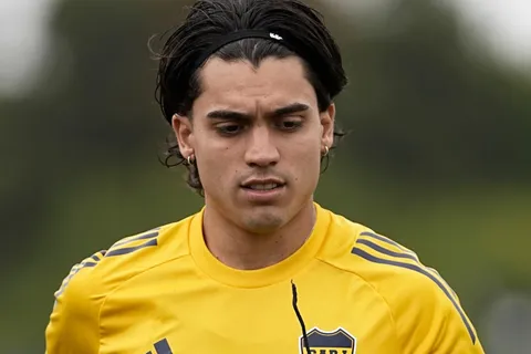 Por qué Boca todavía no vendió a Exequiel Zeballos: los detalles de la negociación con Napoli