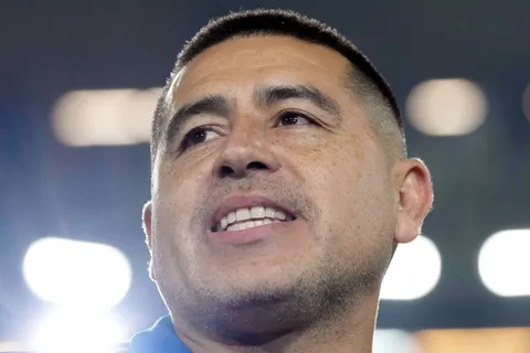 Riquelme lo llamó y era impagable, pero ahora Lucas Zelarayán quiere volver a Argentina