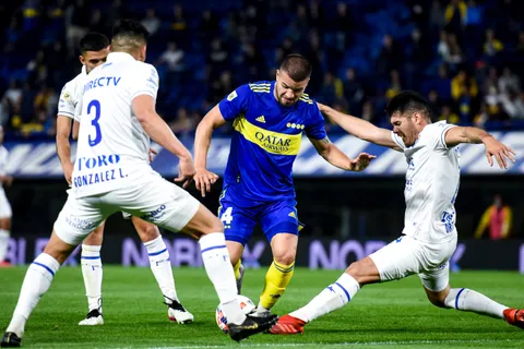 Juega Boca: formaciones, horario y cómo ver el partido vs. Godoy Cruz