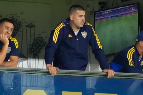 Ya lo llamó: Riquelme quiere a Carlos Palacios para superar el mal momento de Boca