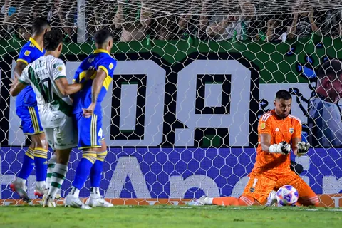 “Tenemos que...”: la autocrítica de Chiquito Romero tras la derrota ante Banfield