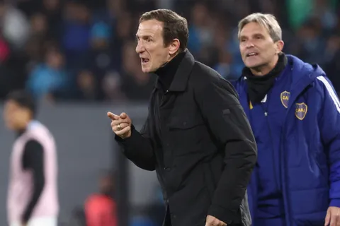 Arruabarrena respaldó a los jugadores de Boca más cuestionados: "Voy a la guerra con ellos"