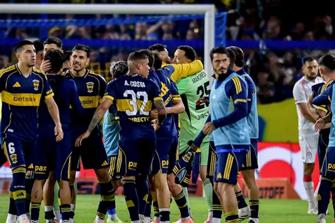 Alarma en Boca: Carlos Palacios terminó con un fuerte golpe el partido ante Argentinos