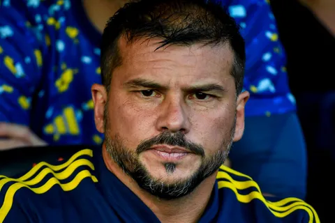 La historia de Mariano Herrón: de compartir juveniles con Riquelme a ser el DT de la Primera de Boca