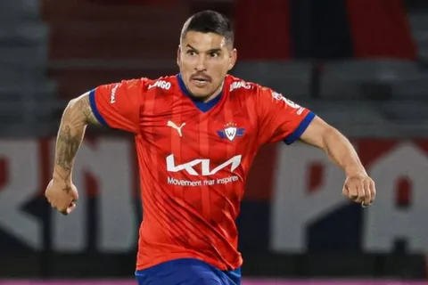 Ex Boca | Cristian Chávez volvió del retiro a los 39 años y lo echaron a los 9 minutos