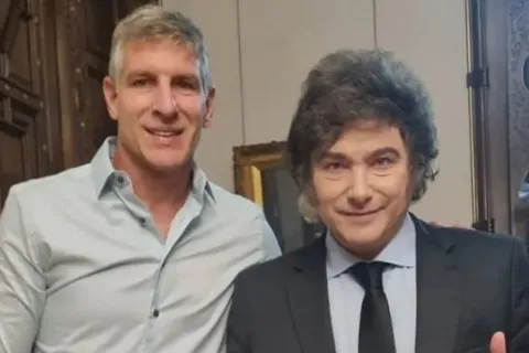 Uno de Boca, el otro no: los dos regalos que Martín Palermo le hizo a Javier Milei
