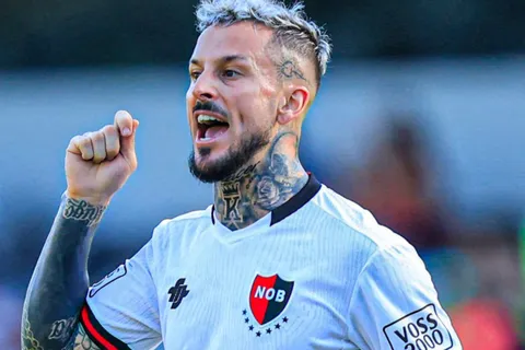 La fuerte decisión que medita tomar Darío Benedetto tras su abrupta salida de Newell's