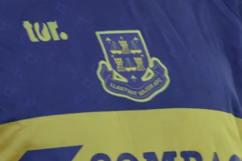 FOTOS | A lo Boca: la espectacular camiseta de Llantwit Major FC, equipo del ascenso galés