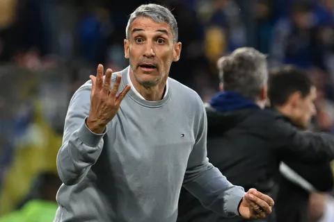 El exDT de Racing tuvo un exabrupto al referirse a los goles de Valencia. 