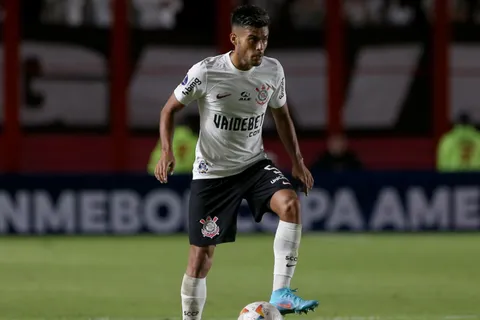 Fausto Vera subió una fuerte historia a Instagram y tuvo que borrarla: "Los cobardes..."