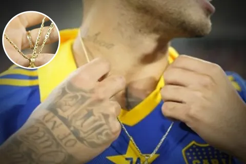 Regalo especial: la cadenita que mostraron Varela, Vázquez y Sández en la Supercopa