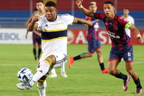 ¿Qué tiene Fabra en su rodilla derecha?