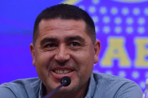 Adonis Frías, defensor que quiso Riquelme le comentó una foto a Merentiel y los hinchas lo piden: "Que venga"
