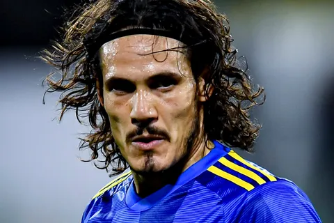 Cavani viaja a Santiago: cómo está, cuánto jugó y cuál es el plan de Almirón
