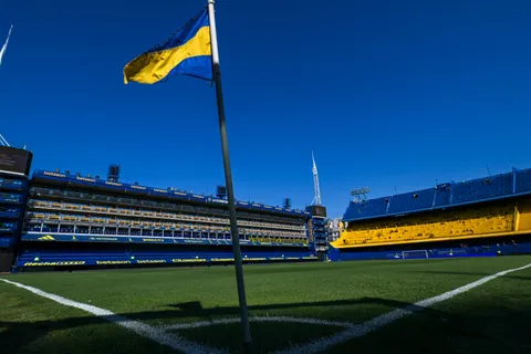 Boca puso en marcha el plan de resembrado en La Bombonera durante el parate