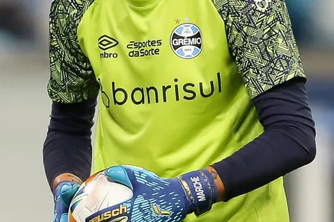 Boca va a insistir por Agustín Marchesín, a pesar de que el Gremio se opone
