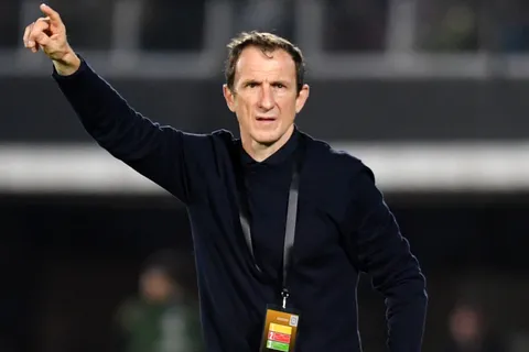 Rodolfo Arruabarrena tiene dos dudas en el equipo de Boca para el clásico con Racing
