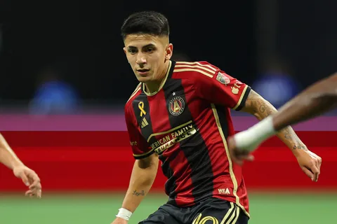 Malas noticias para Boca: un grupo empresario quiere pagar 20 millones de dólares para comprar Thiago Almada