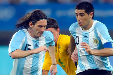 Nuevo récord: con su gol a Ecuador, Messi igualó una marca histórica de Riquelme en la Selección Argentina