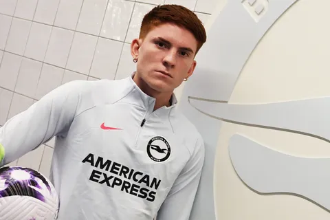 Valentín Barco reveló que número de camiseta utilizará en Brighton: "Es muy especial"
