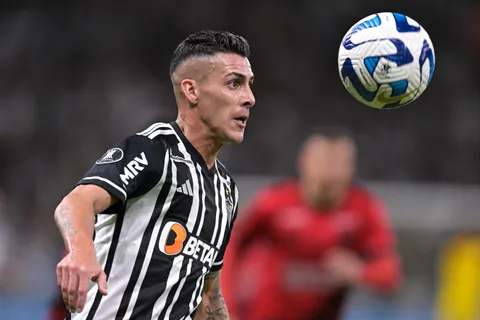 Cristian Pavón deja Atlético Mineiro