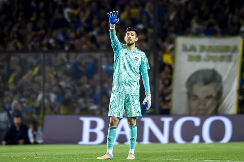 ¿Rossi tiene chances de ser titular contra Racing? Revelaron cómo está el panorama de los arqueros de Boca 