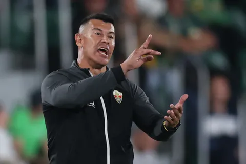 La primera decisión de Almirón tras aceptar la propuesta de Boca