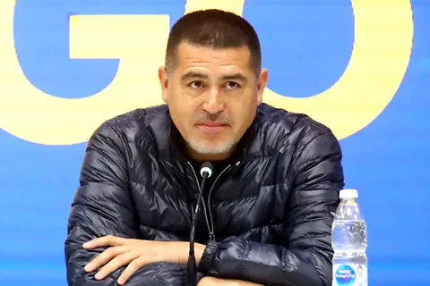 La defensa a Juan Román Riquelme de un ex Boca: "Patean mal un córner y la gestión es mala"