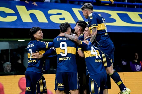 ¿Se va o se queda? Boca quiere renovarle a Exequiel Zeballos, pero apareció una jugosa oferta por su pase