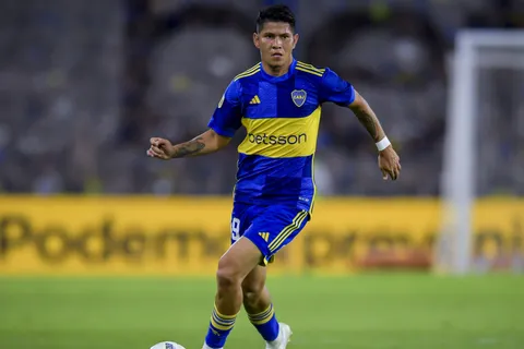 ¿Jorman Campuzano puede ser central de Boca? La única vez que jugó en esa posición