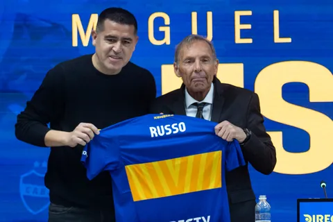 La postura de Juan Román Riquelme ante las dudas sobre el futuro de Russo como DT de Boca