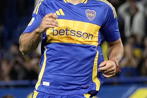 ¿Vuelve y juega? Lucas Janson, criticado por los hinchas de Boca, podría ser titular con Gago