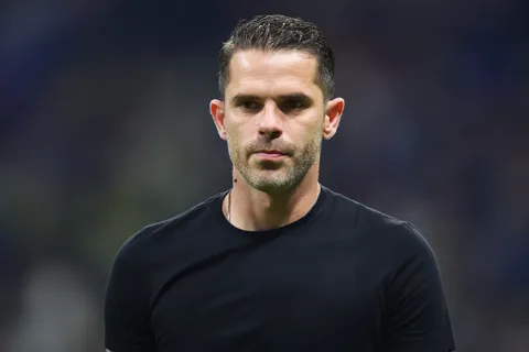 El firme pedido de Fernando Gago a Leandro Paredes sobre Boca: "En 2025 te quiero acá"