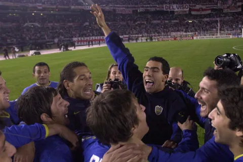 A 20 años: un hincha de Boca contó cómo fue infiltrarse en el Monumental la noche de la “Gallinita” de Carlos Tevez
