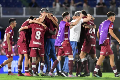 La rompió en el Lanús campeón y los hinchas lo piden para Boca: "Que venga ya"