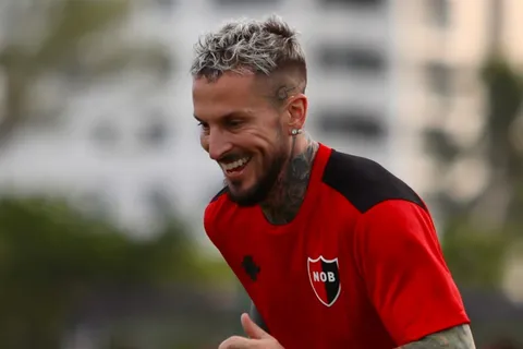 La pésima noticia que recibió Darío Benedetto en Newell's y complica su futuro