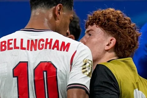 No se vio: el cachetazo de Bellingham al Colo Barco que no fue sancionado