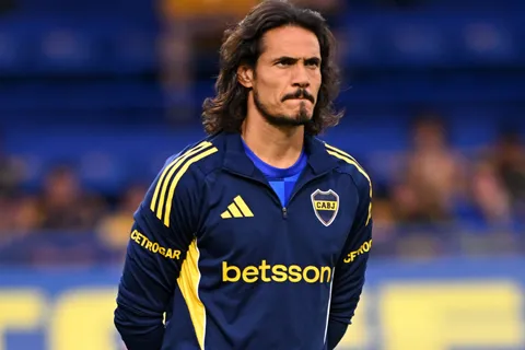 La revelación sobre el físico de Cavani antes de la eliminación de Boca: "Està muy preocupado"