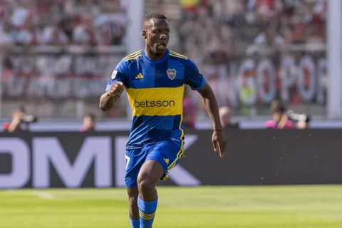 El sacrificio que hizo Luis Advíncula para poder renovar su contrato en Boca: "Eso demuestra su conexión con el club"