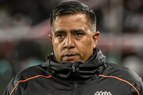 Polémica con el DT de Barcelona de Ecuador antes del partido ante Boca: "No puedo permitir esto"