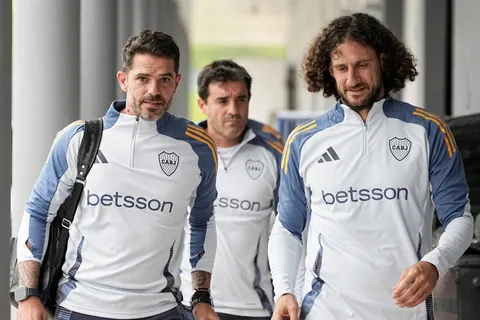 ¿Vuelve y juega? Coloccini le marcó a Gago a Gastón Gerzel que está en el ascenso, pero pertenece a Boca